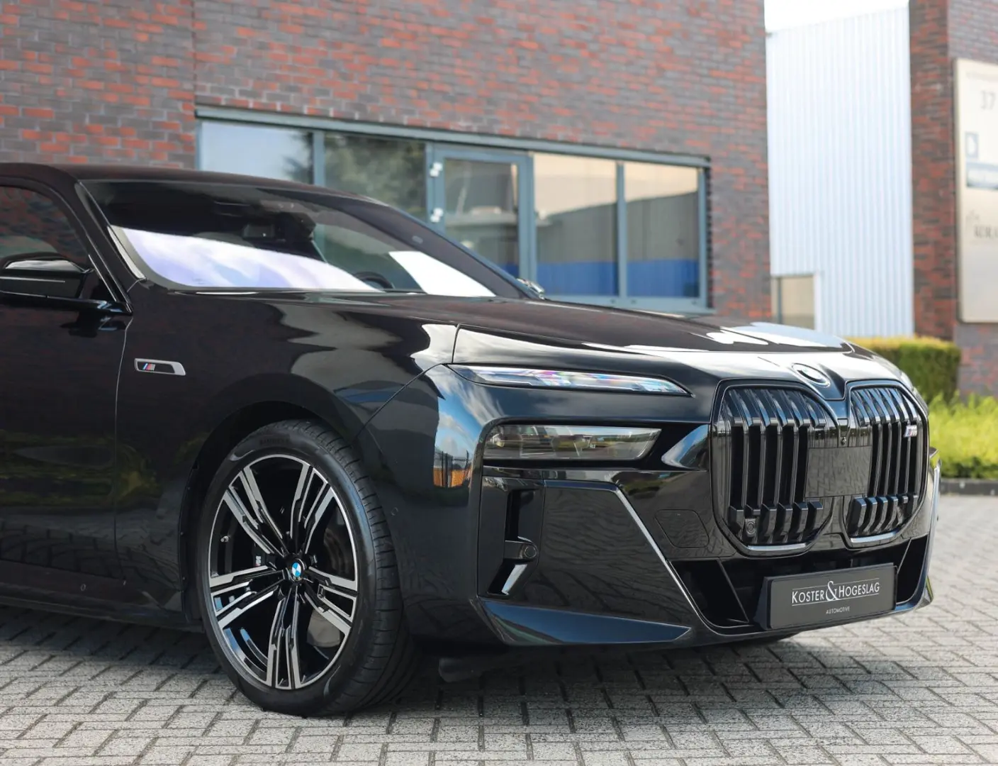 M760e xDrive *SkyLounge*Individual*B&W*
