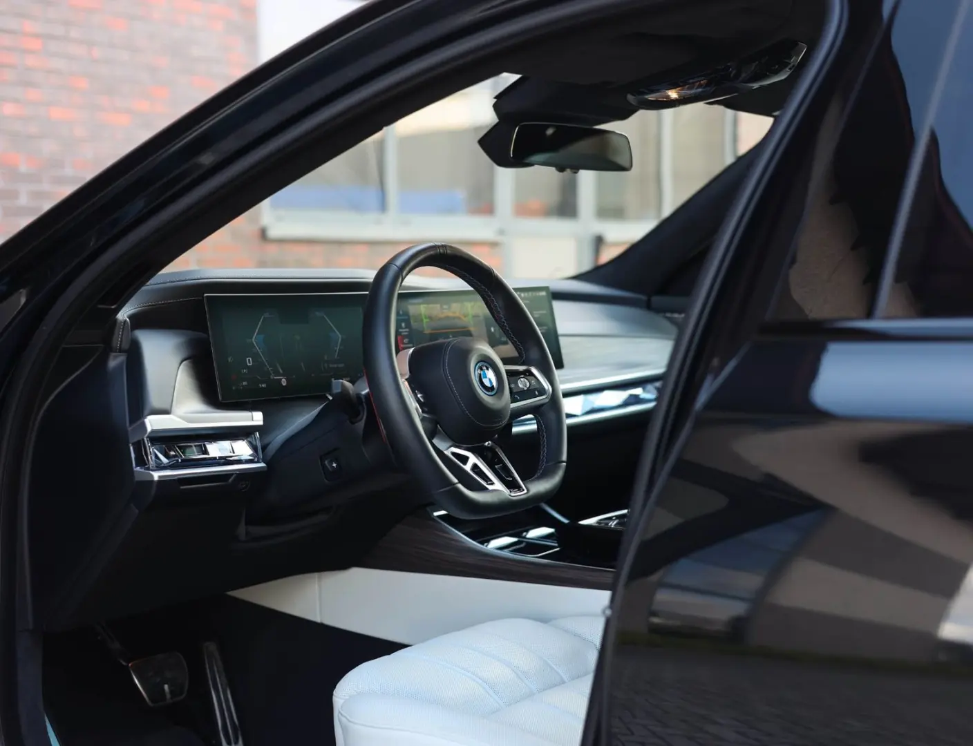 M760e xDrive *SkyLounge*Individual*B&W*