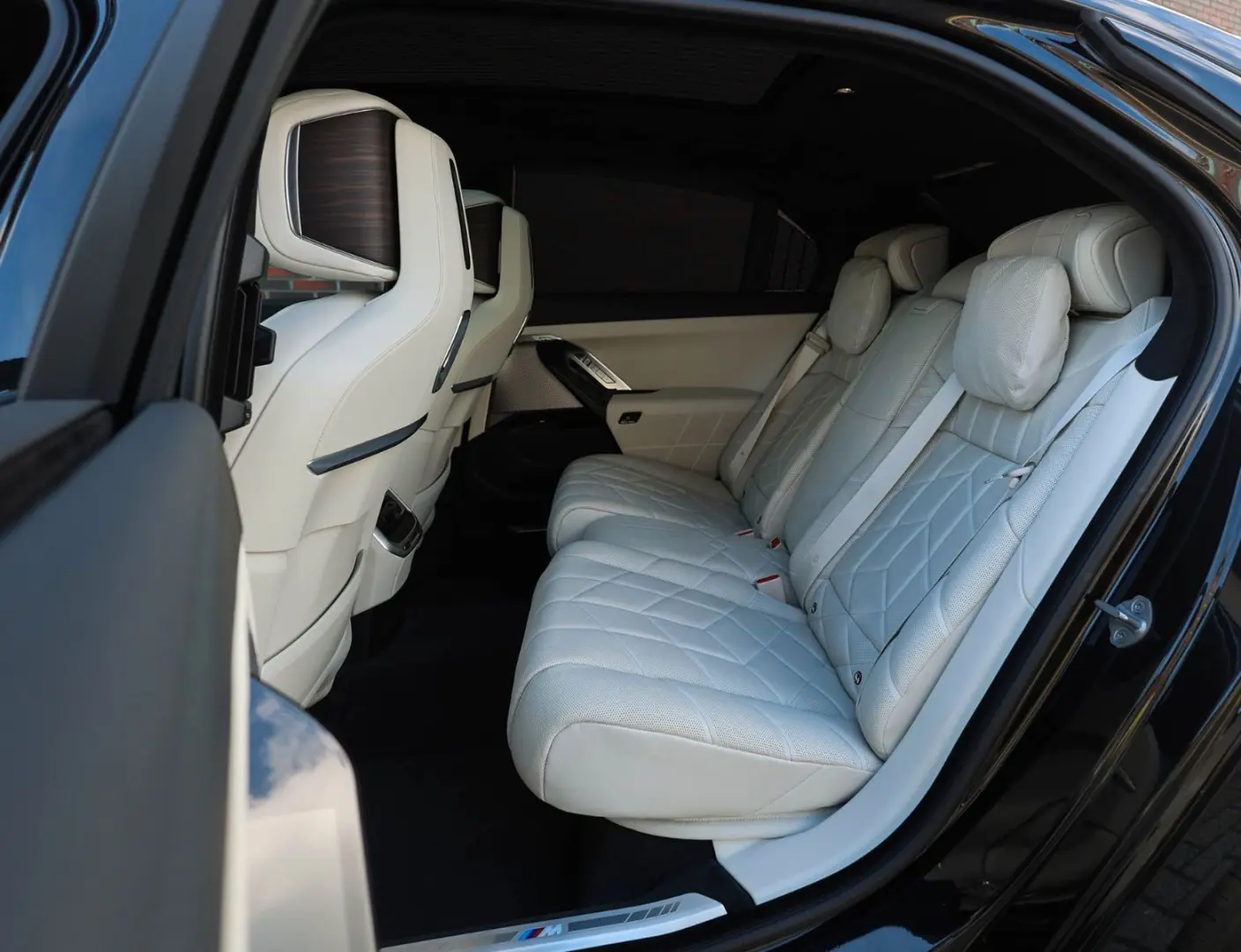M760e xDrive *SkyLounge*Individual*B&W*