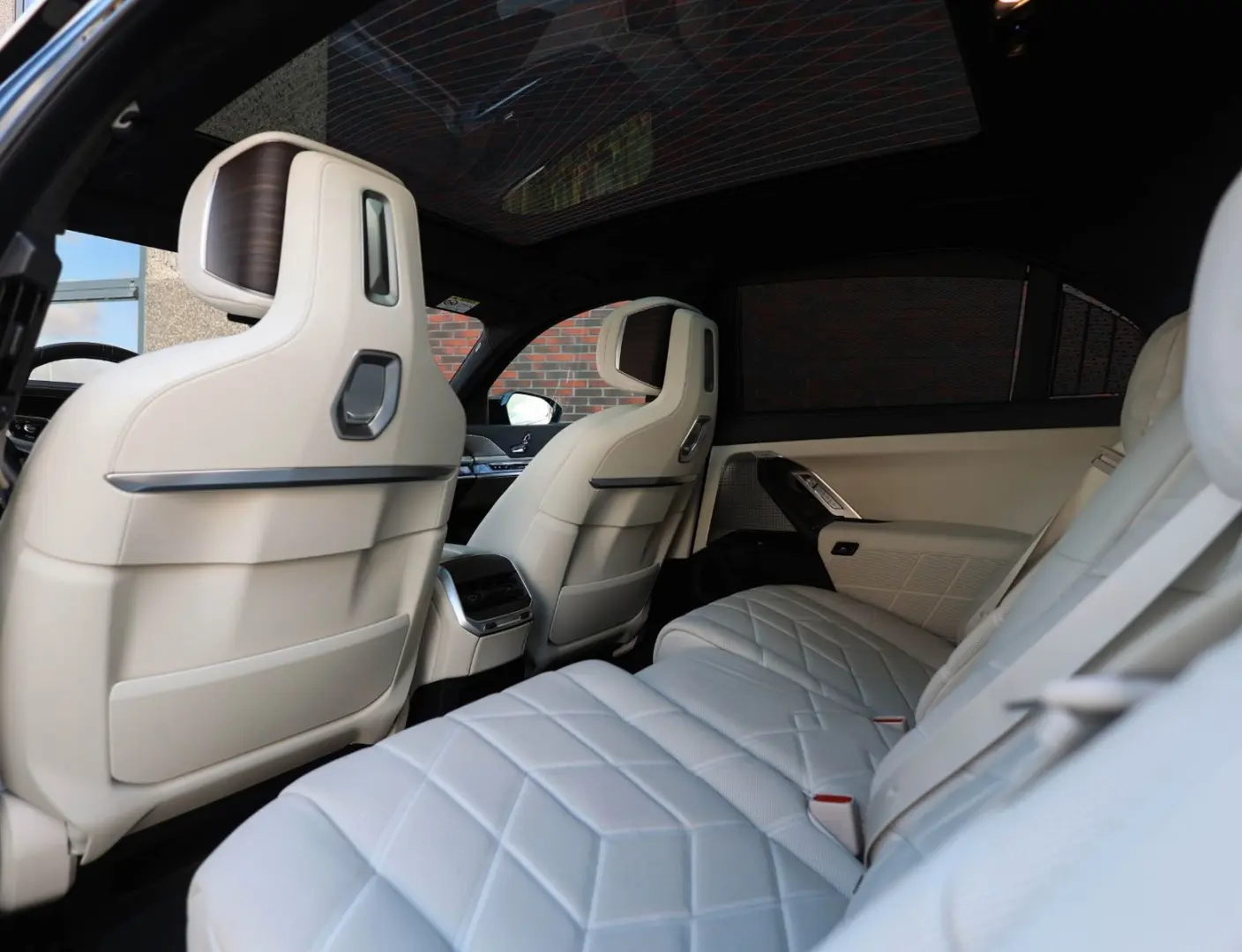 M760e xDrive *SkyLounge*Individual*B&W*
