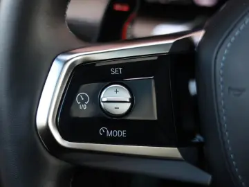 M760e xDrive *SkyLounge*Individual*B&W*