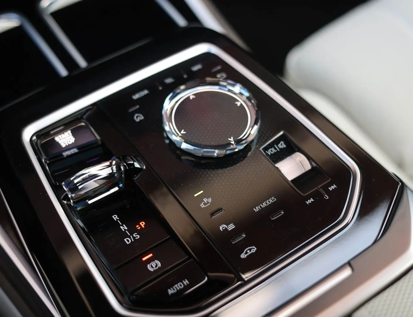 M760e xDrive *SkyLounge*Individual*B&W*