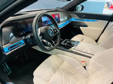 Lim M760 e xDrive / PANO / 360 KAMERA / HUD