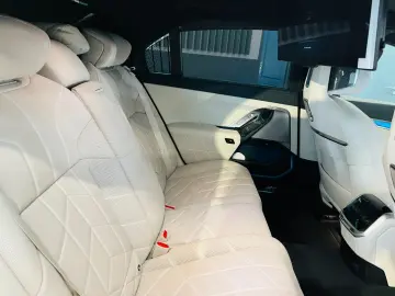 Lim M760 e xDrive / PANO / 360 KAMERA / HUD