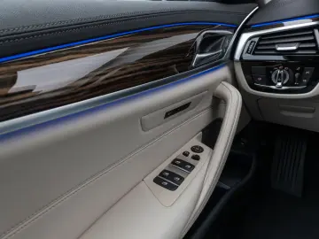 540i Luxury Line Kamera Glasdach Laser HUD H/K