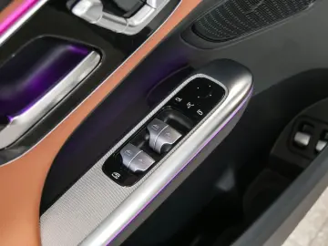 GLC 300 e 4M |Avantgarde|DISTR|LED|NAVI|KEYL|AHK