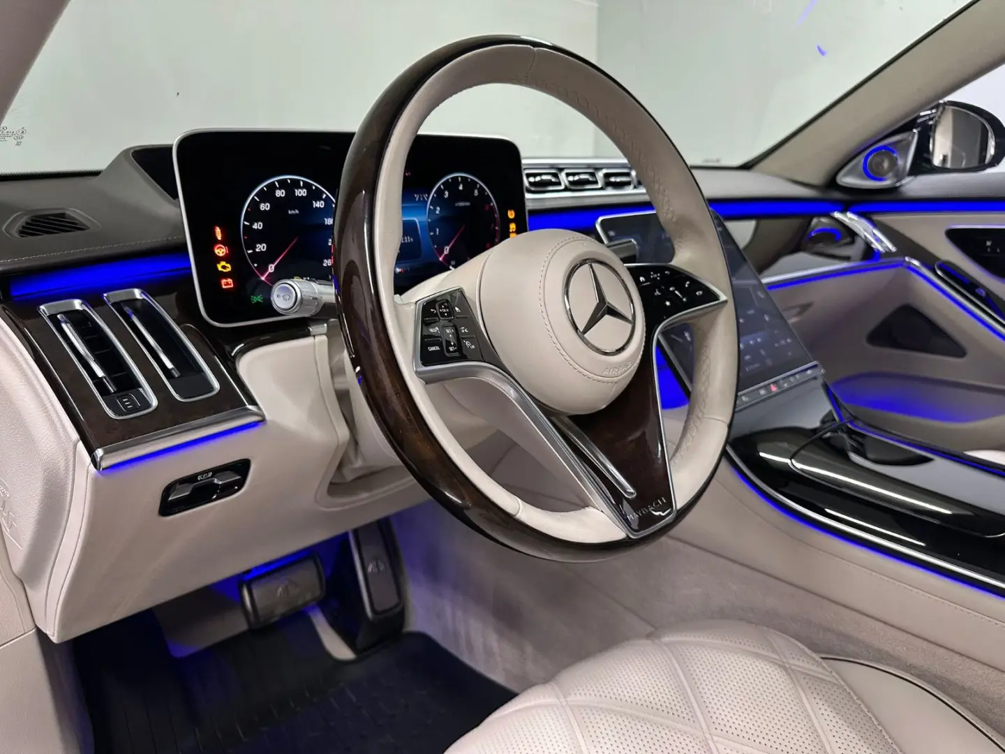 S 680 Maybach 4MATIC *PANO*Klapptisch*FIRSTCLASS
