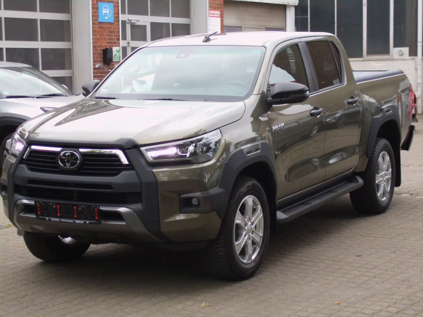 Hilux  Double Cab Invincible 4x4