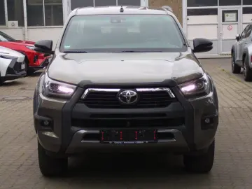 Hilux  Double Cab Invincible 4x4