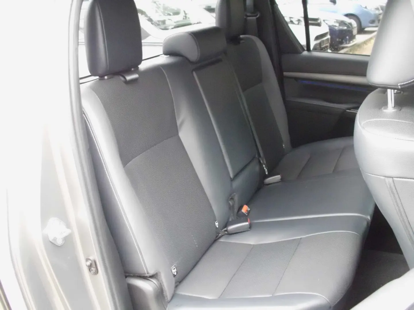 Hilux  Double Cab Invincible 4x4