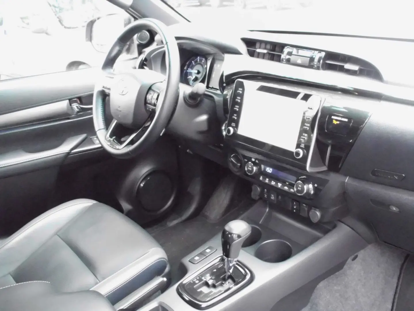 Hilux  Double Cab Invincible 4x4