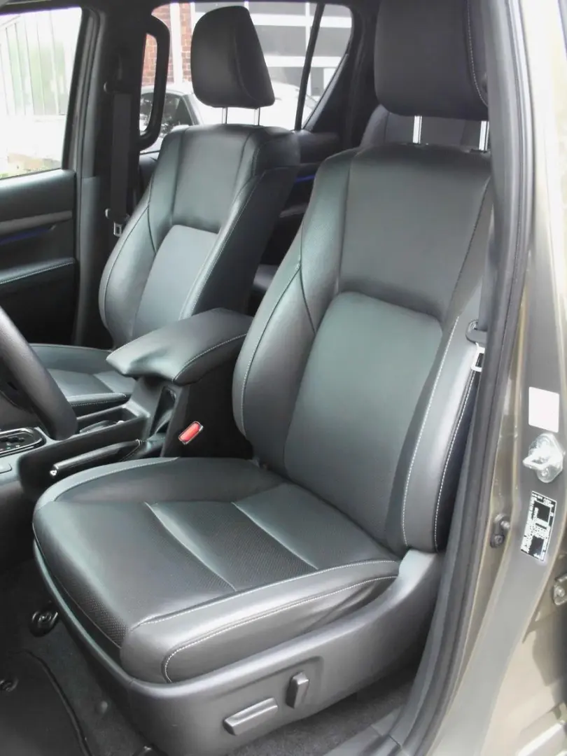 Hilux  Double Cab Invincible 4x4