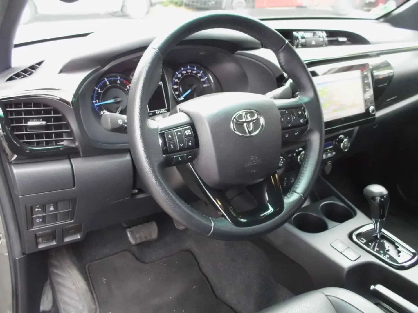 Hilux  Double Cab Invincible 4x4