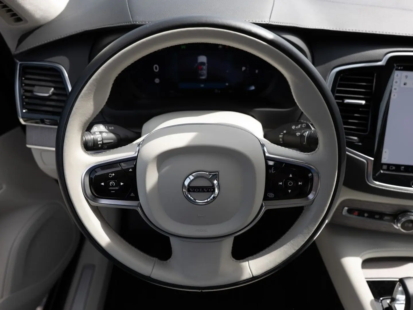 XC90 B5 AWD Ultimate Bright ACC AHK HUD 7-SITZER