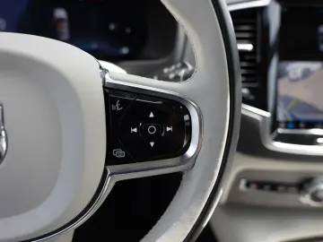 XC90 B5 AWD Ultimate Bright ACC AHK HUD 7-SITZER