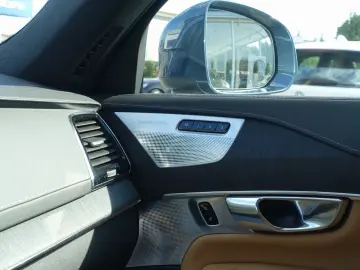 XC90 Ultra, T8 AWD/Massage/360°/Pano/FourC/AHK