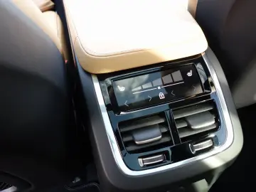 XC90 Ultra, T8 AWD/Massage/360°/Pano/FourC/AHK