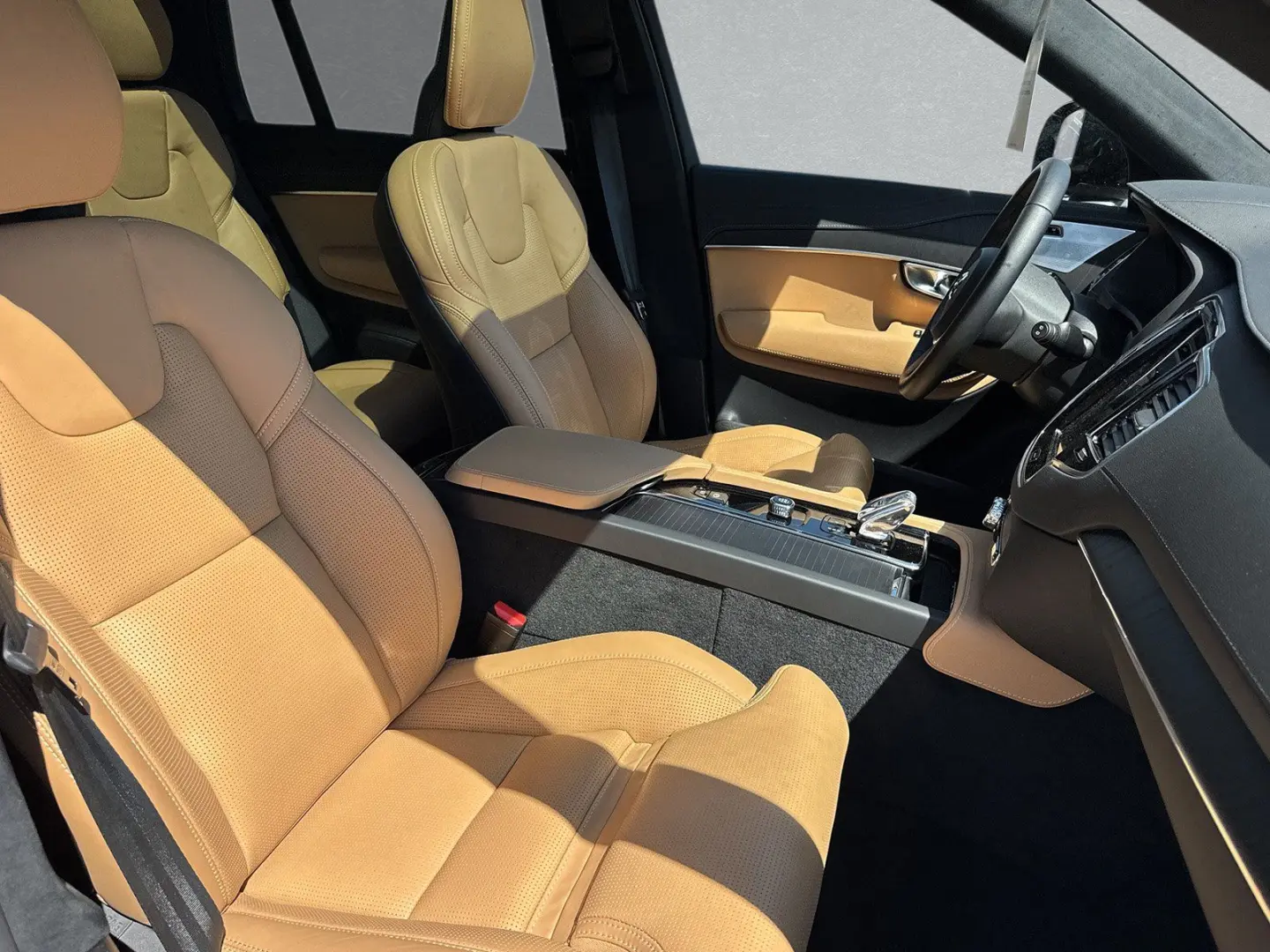 XC90 T8 PHEV AWD Ultimate Dark 7-Sitzer VOLL B&W