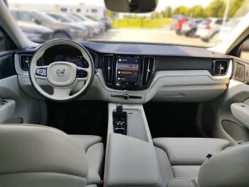 XC60 B4 Diesel EU6d Plus Bright AWD AHK Navi Led