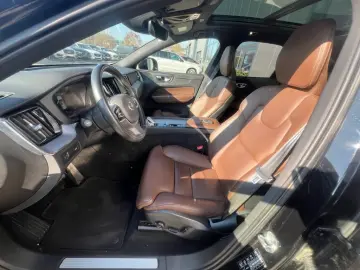 XC60 Inscription AWD B5 Diesel HUD StandHZG AHK 