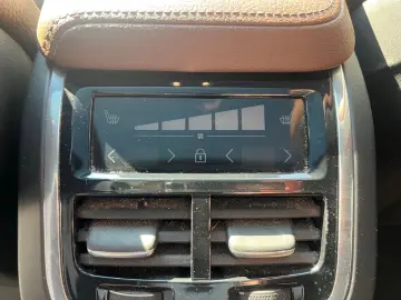XC60 Inscription AWD B5 Diesel HUD StandHZG AHK 