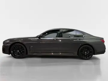 740d xDrive M Sport