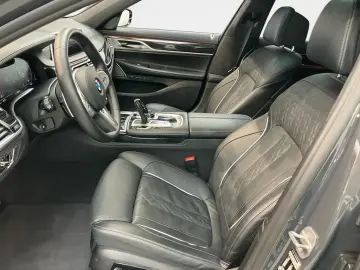 740d xDrive M Sport