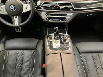 740d xDrive M Sport