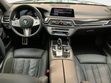 740d xDrive M Sport