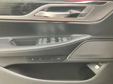 740d xDrive M Sport
