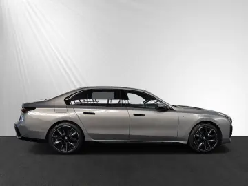 740d xDrive M Sport