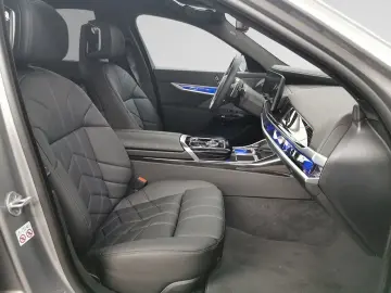 740d xDrive M Sport