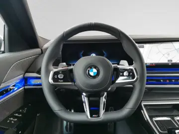 740d xDrive M Sport