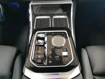 740d xDrive M Sport
