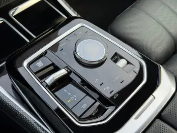 740d xDrive M Sport