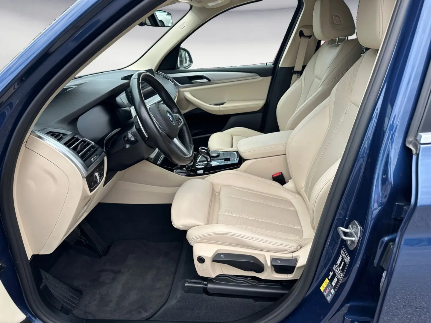 X3 xDrive30e AT Navi Head Up 360°Kamera AHK Spor