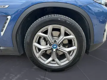X3 xDrive30e AT Navi Head Up 360°Kamera AHK Spor