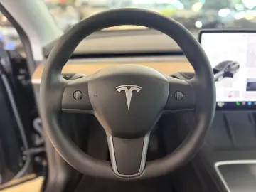 Model Y Long Range Dual AWD Pano Leder R.Cam LED