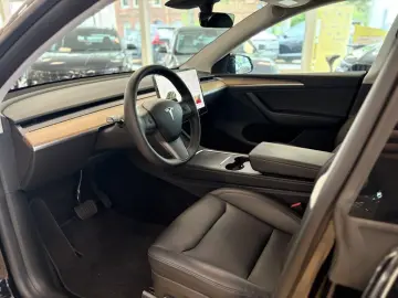Model Y Long Range Dual AWD Pano Leder R.Cam LED