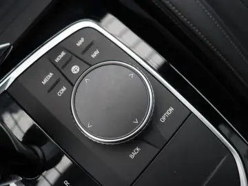 X3 xDrive20d aut. / M SPORT + NAVI + PANO. + HIF