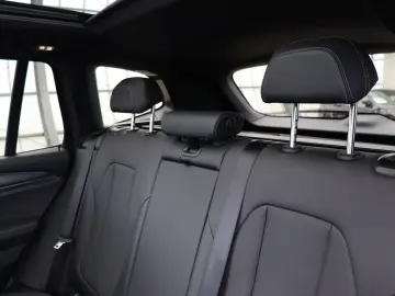 X3 xDrive20d aut. / M SPORT + NAVI + PANO. + HIF