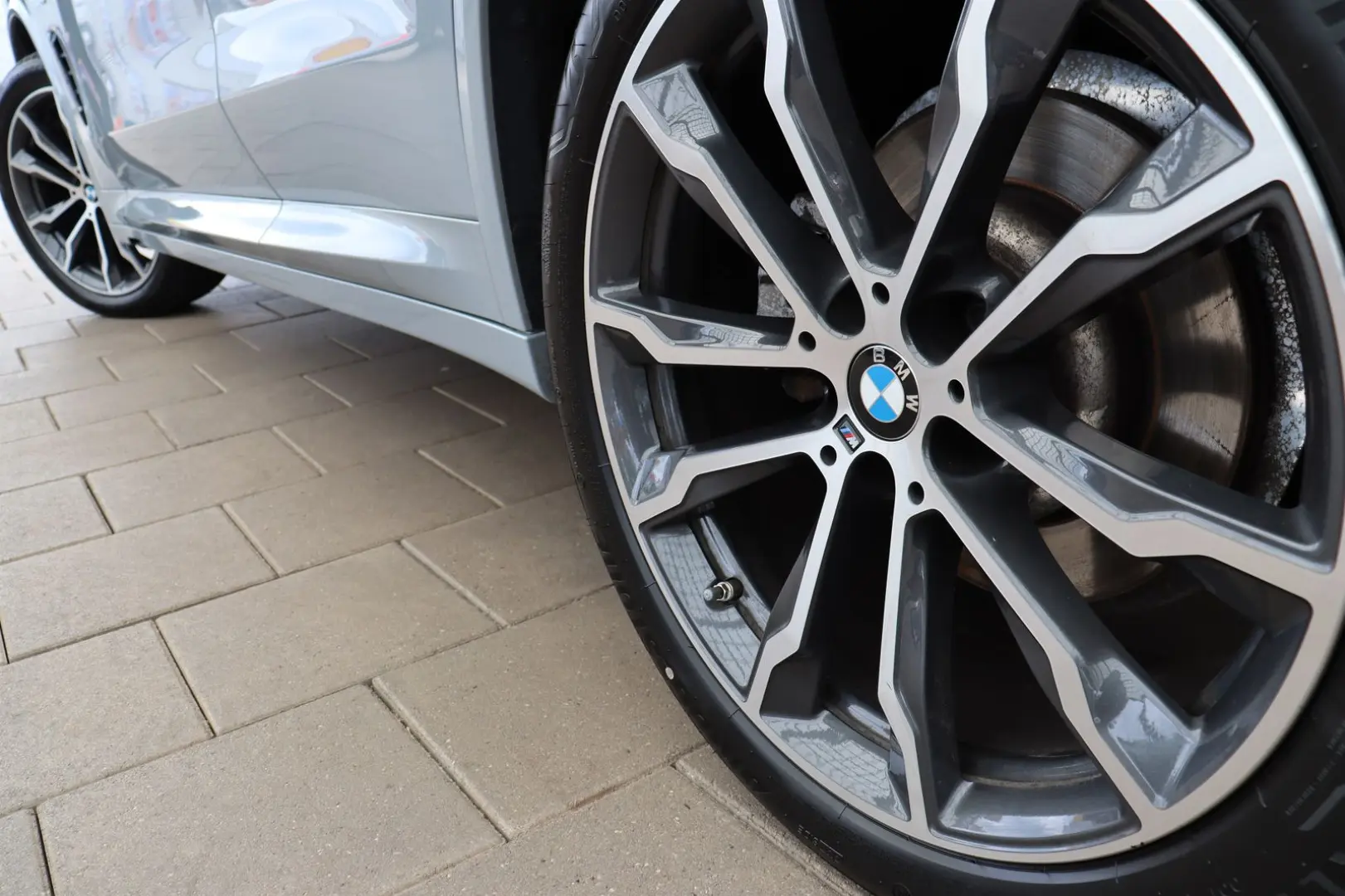 X3 xDrive20d aut. / M SPORT + NAVI + PANO. + HIF
