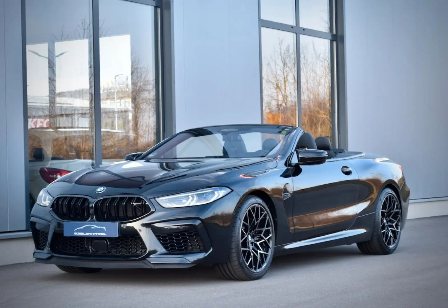 M8 CABRIO COMPETITION AMBIENTE 360KAMERA B&W
