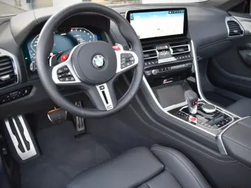 M8 CABRIO COMPETITION AMBIENTE 360KAMERA B&W