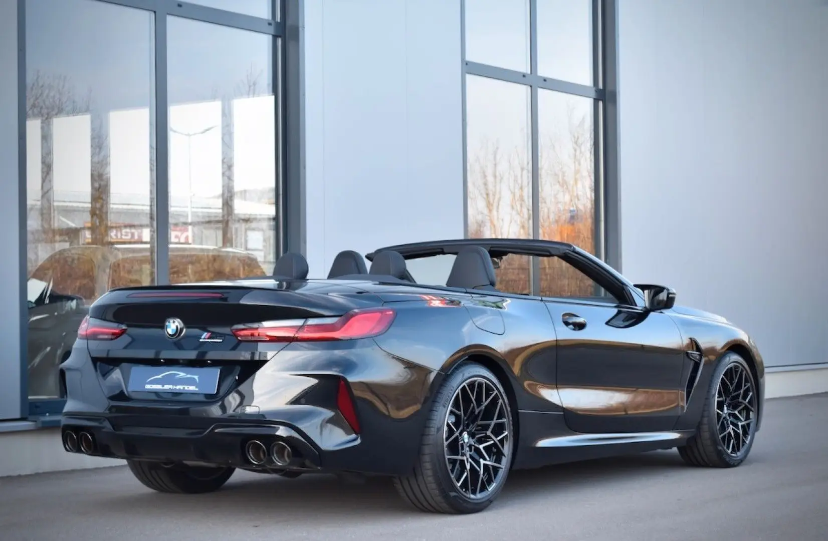 M8 CABRIO COMPETITION AMBIENTE 360KAMERA B&W