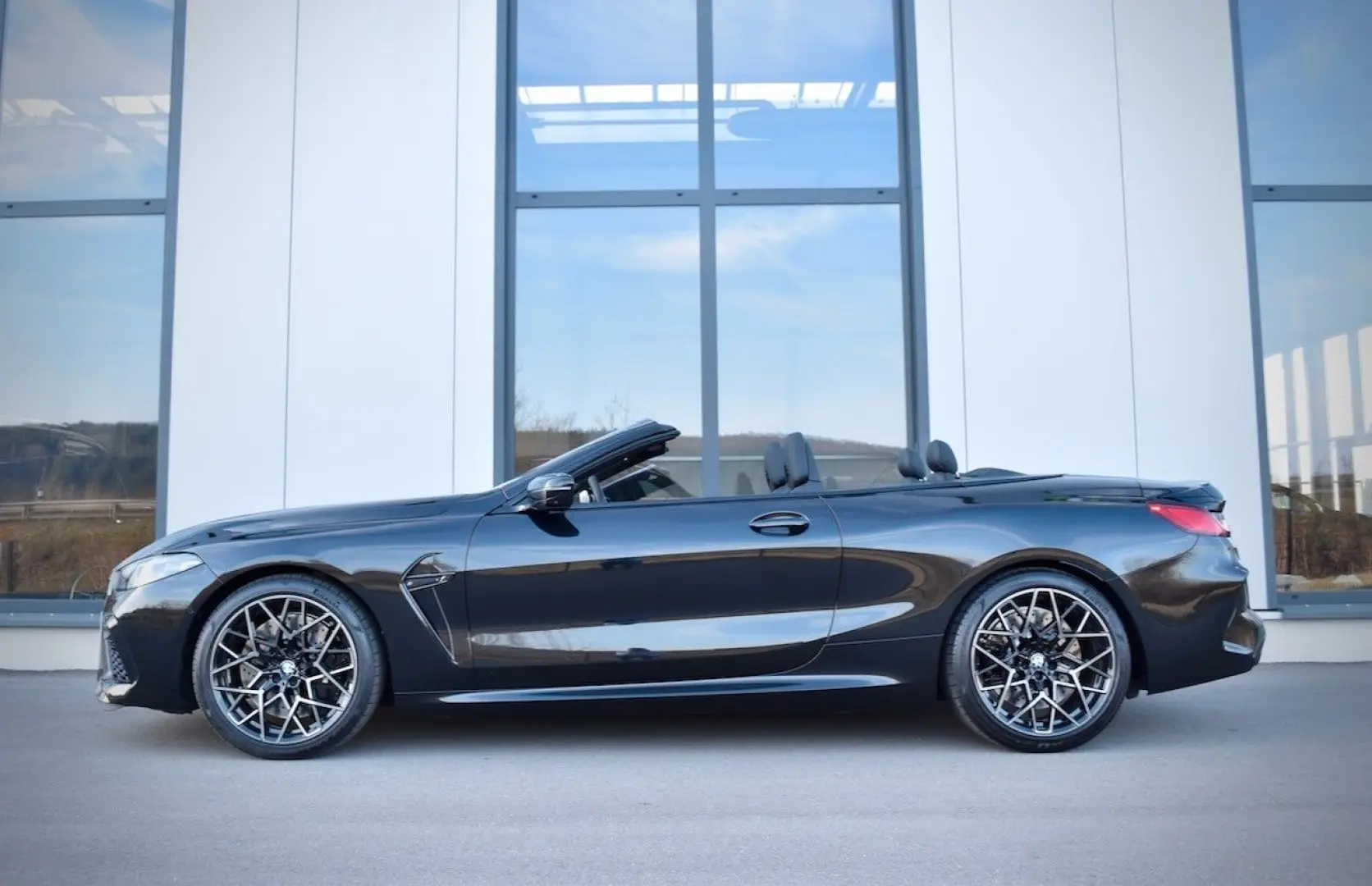M8 CABRIO COMPETITION AMBIENTE 360KAMERA B&W
