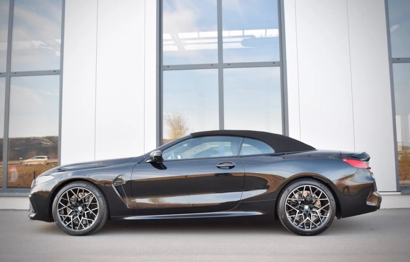 M8 CABRIO COMPETITION AMBIENTE 360KAMERA B&W