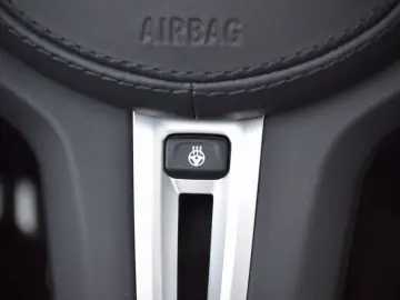 M8 CABRIO COMPETITION AMBIENTE 360KAMERA B&W