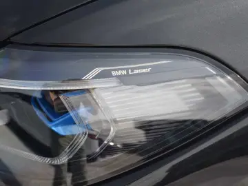 X5 xDrive45e M-Pack Pano HUD 22'