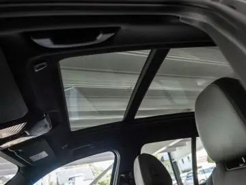 X3 xDrive 20d M-Sport PANO AHK HUD LASER LED SHZ